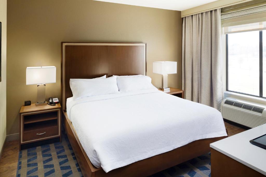 Room image 3